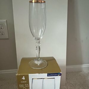 Luminarc! 4 Champagne Glasses.